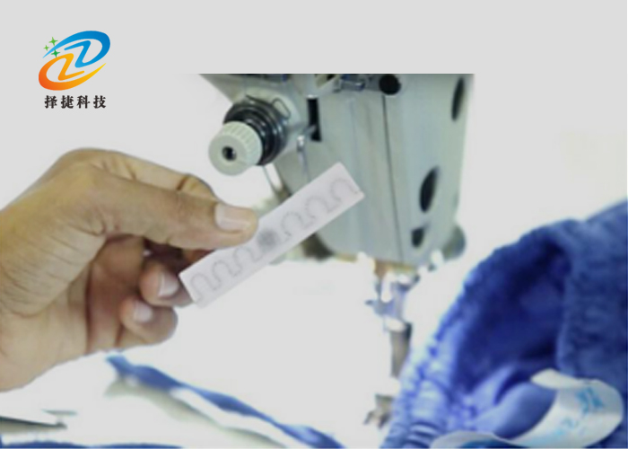 UHF RFID 洗滌標(biāo)簽RI-X012 87*17mm產(chǎn)品實(shí)拍展示圖二